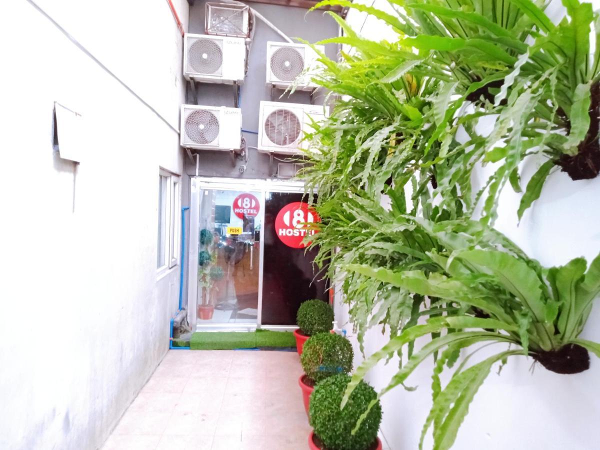 8Hostel Manila Exterior photo
