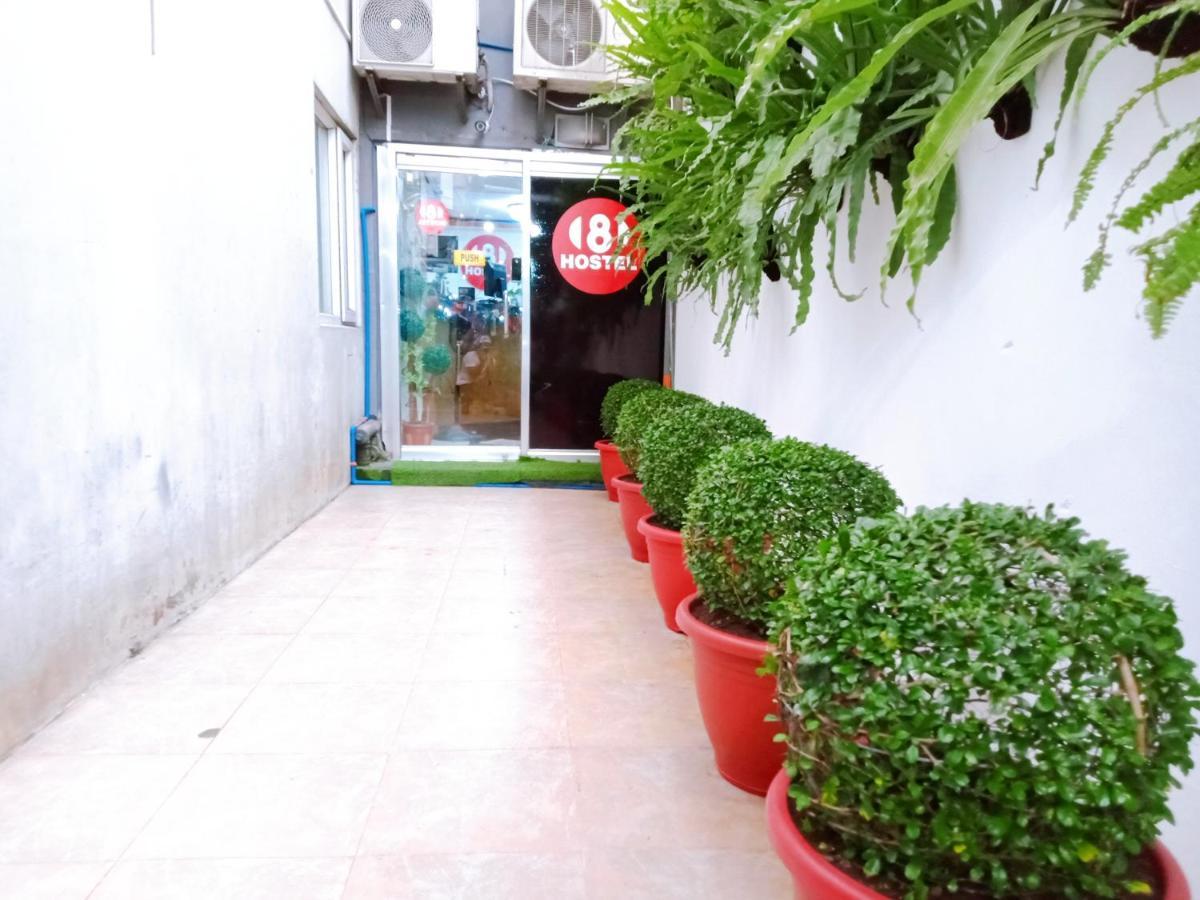 8Hostel Manila Exterior photo