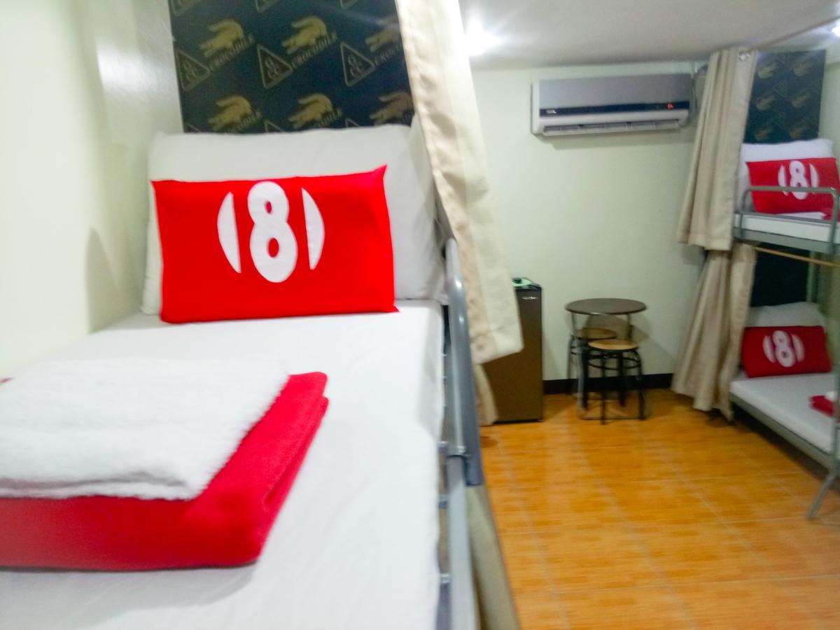 8Hostel Manila Exterior photo